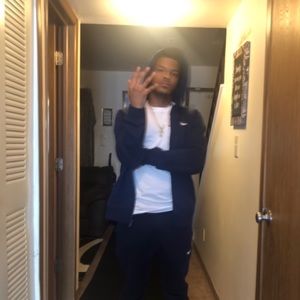 Meet your Posher, Larry